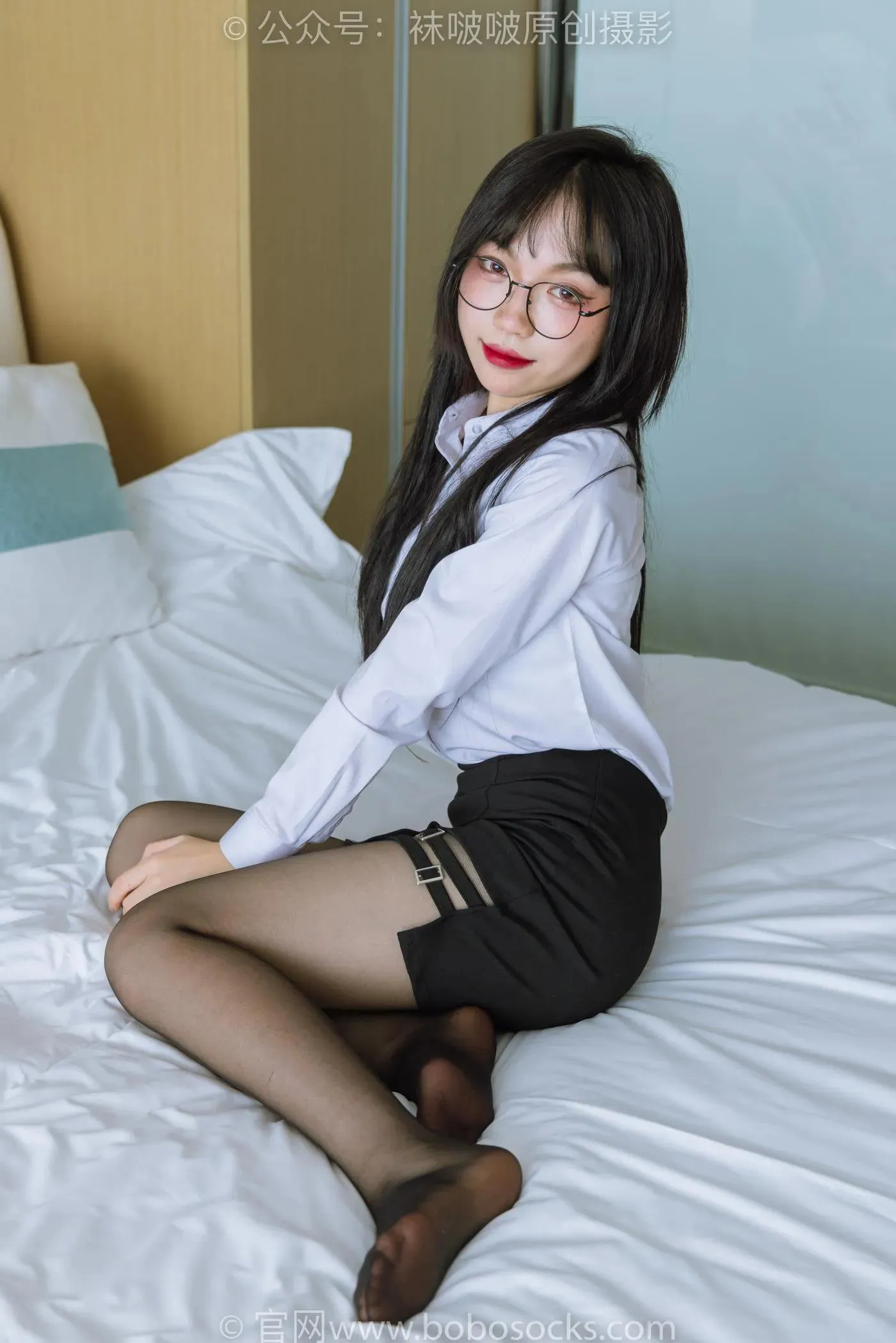 [BoBoSocks袜啵啵]NO.185 周周-ol制服、高跟鞋、黑丝 [140P]插图4